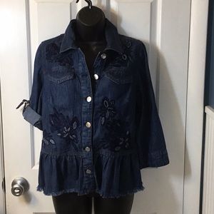 Very classy Chicos blouse/light jacket.
